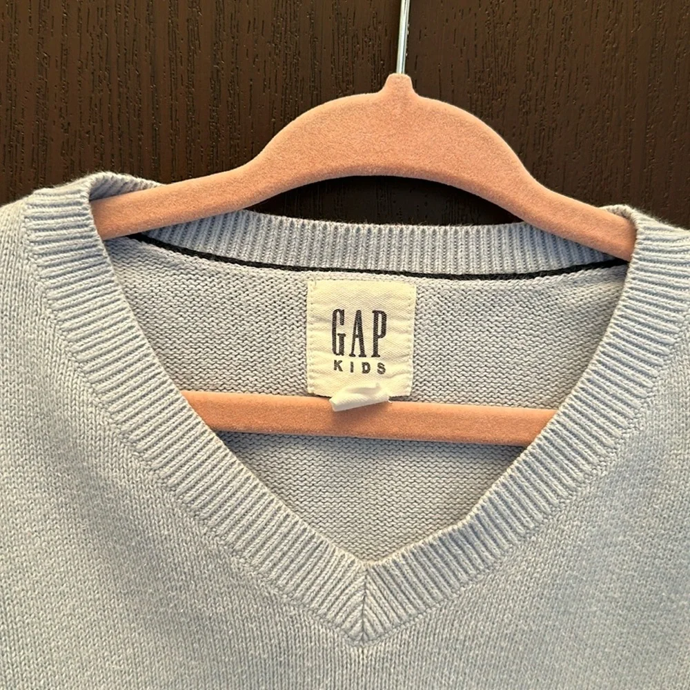 3/$25 GAP Kids Light Blue V Neck Cotton Sweater Pullover Size S 6-7
